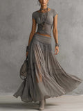 Conjunto de Top de Encaje Gris y Falda Maxi Plisada