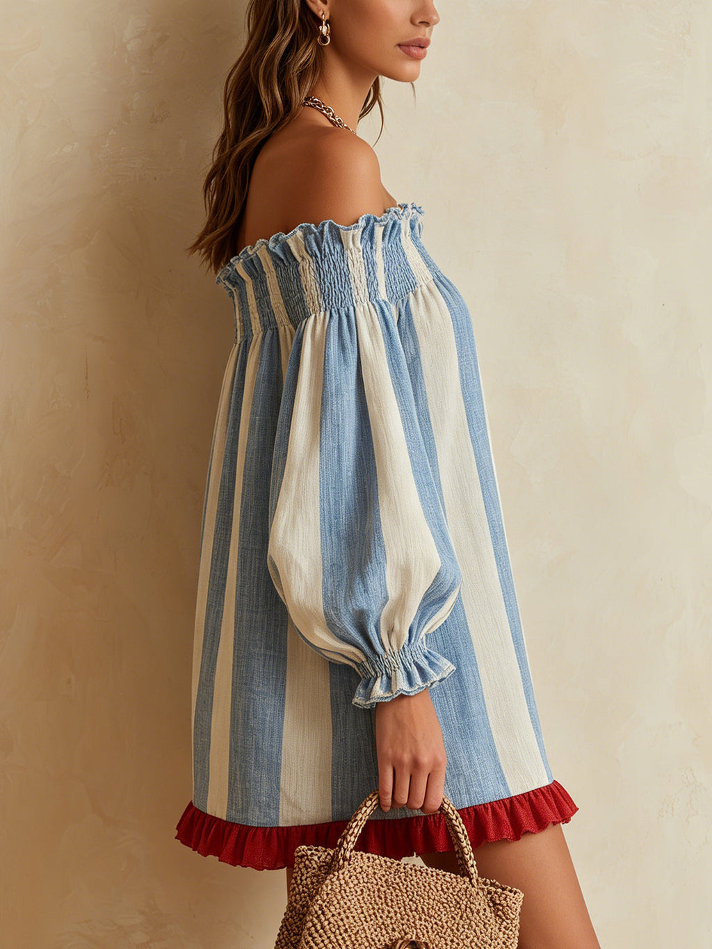 Ondine | Vestido Mini de Rayas Azul y Blanco con Hombros al Descubierto y Bajo Contrastado