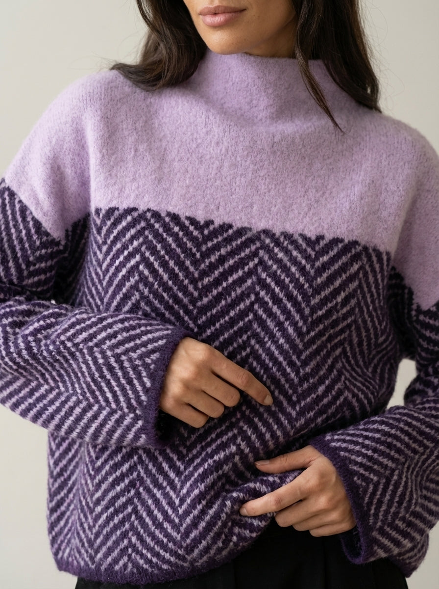 Nora – Jersey Elegante de Cuello Alto