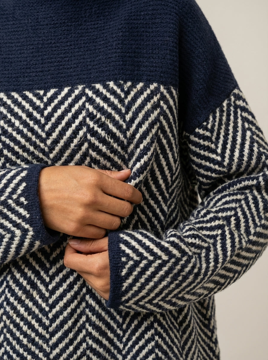 Nora – Jersey Elegante de Cuello Alto