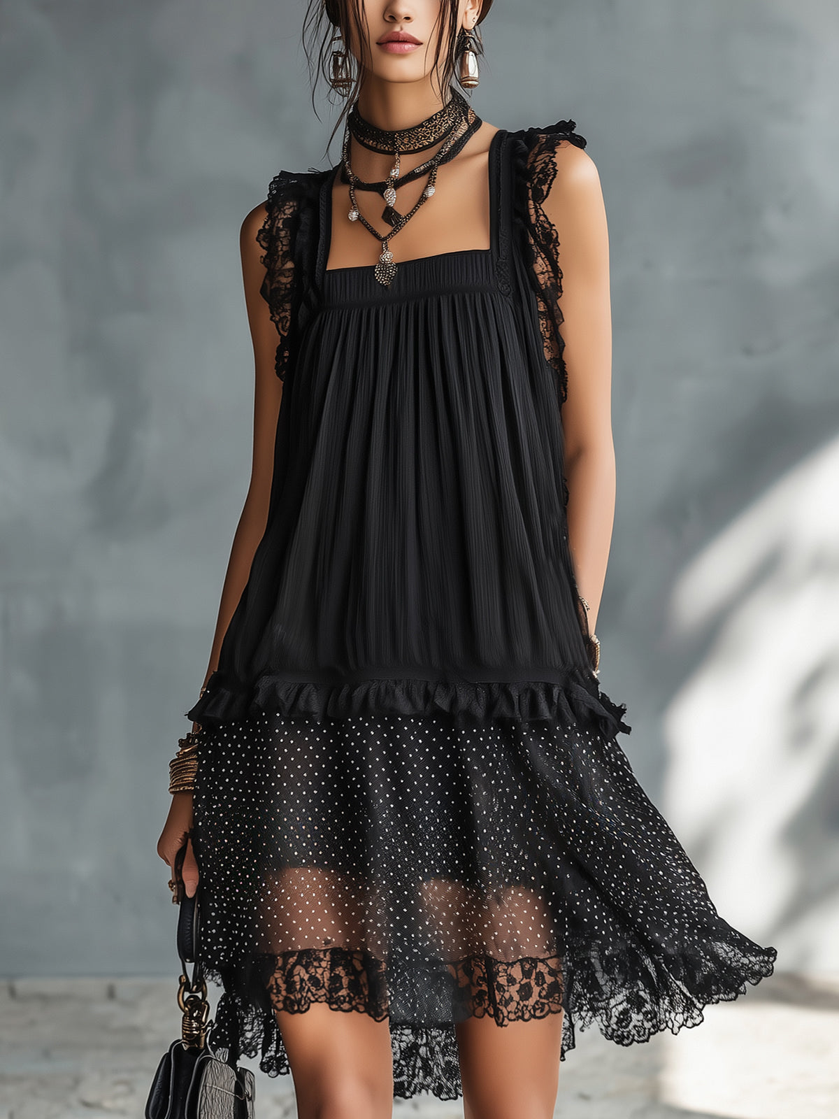 Pauline | Vestido Mini Negro Transparente de Topos con Volantes y Ribete de Encaje
