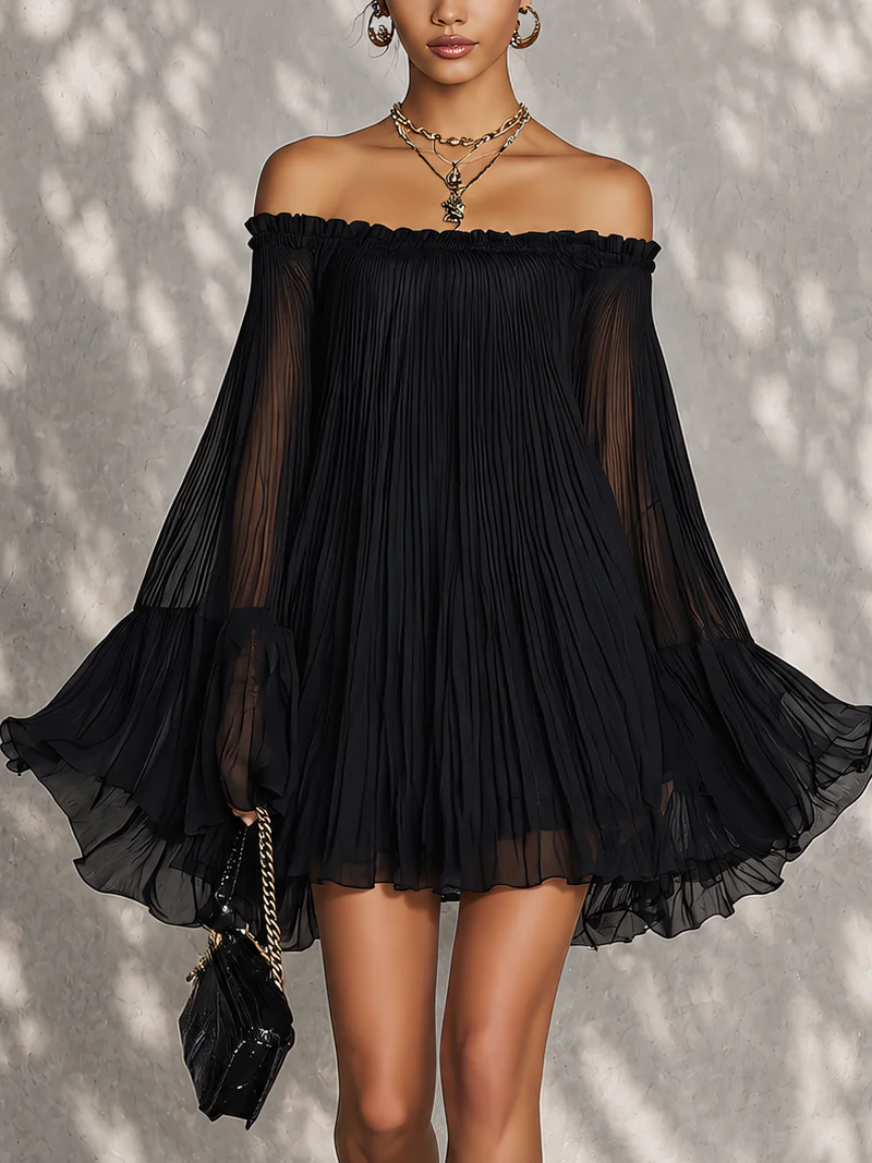 Océane | Vestido Mini Negro de Mangas Campana y Hombros al Descubierto Fruncidos