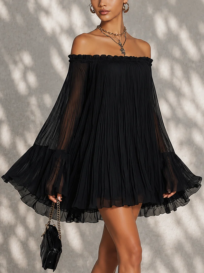 Océane | Vestido Mini Negro de Mangas Campana y Hombros al Descubierto Fruncidos