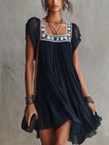 Apolline | Vestido Mini Azul Marino Plisado de Muselina Bordado con Flores