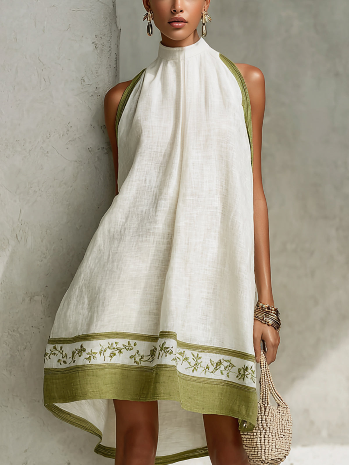 Agathe | Vestido Mini Trapecio Blanco sin Mangas con Ribete Verde Oliva y Flores